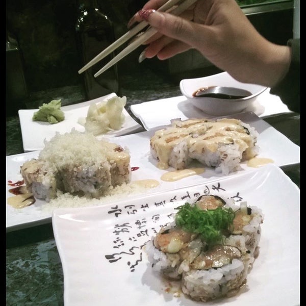 Снимок сделан в Yummy Grill &amp; Sushi пользователем Malia S. 10/25/2015