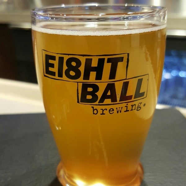 Photo taken at Ei8ht Ball Brewing by Roger C. A. on 10/12/2016
