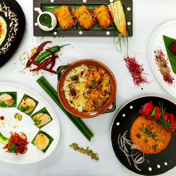 Especialistas en cocina gourmet de la India, ofrecemos una diversidad de platillos.  La cocina es un arte y el curry, nuestra pasión. Disponible en Uber Eats, Didi Food y Sindelantal.