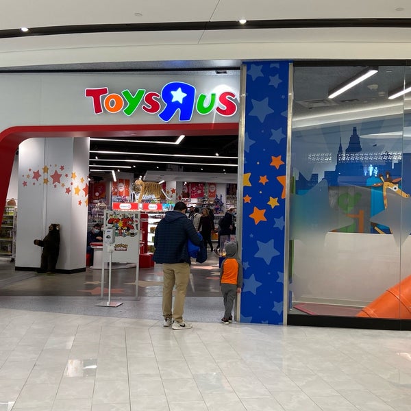 Toys R Us 1 American Dream Way