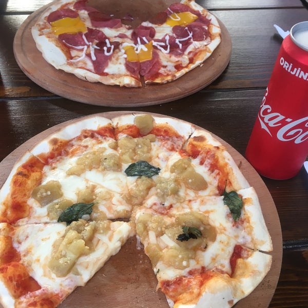 Foto diambil di Pizza Job’s oleh Hakime pada 10/20/2018