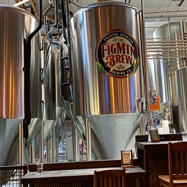 Снимок сделан в Figueroa Mountain Brewing Company пользователем Denton B. 12/16/2019