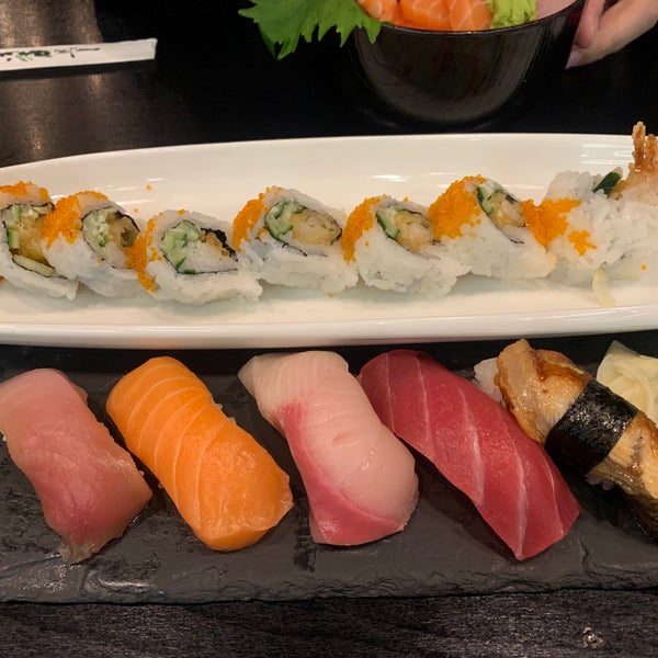 Foto tirada no(a) Japonessa Sushi Cocina por Shirley C. em 9/3/2022