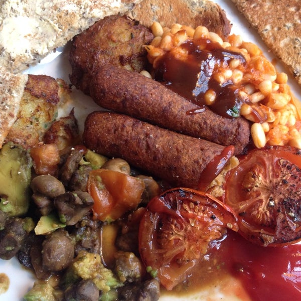 Photo taken at Iydea Vegetarian Kitchen by Emma B. on 4/20/2014