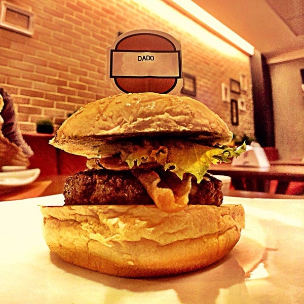 Foto diambil di My Burger oleh Ricardo P. pada 1/9/2014