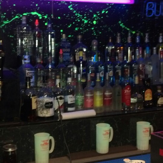 Harrys club. Шарлин харрис книги. Эда в клубе. Дуэльный клуб хогвартс. Harrys club.