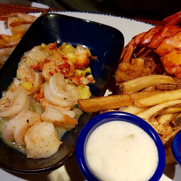 Photo taken at Red Lobster by jessieTHEjazz on 3/30/2019