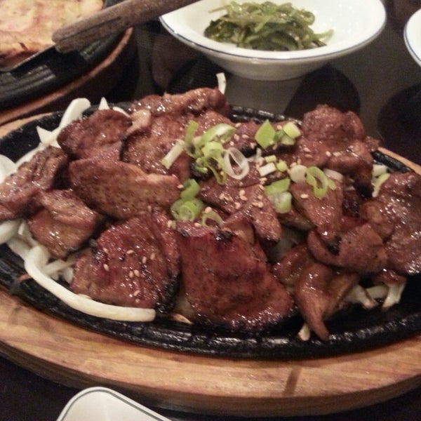6/26/2014 tarihinde jessieTHEjazzziyaretçi tarafından Sura Korean BBQ Buffet'de çekilen fotoğraf