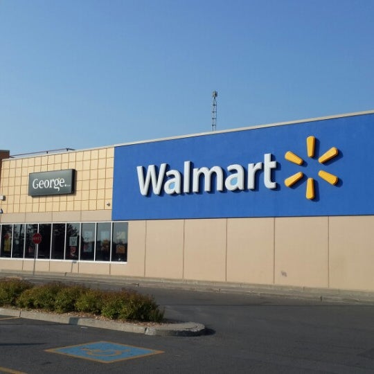 Walmart Big Box Store in Laval