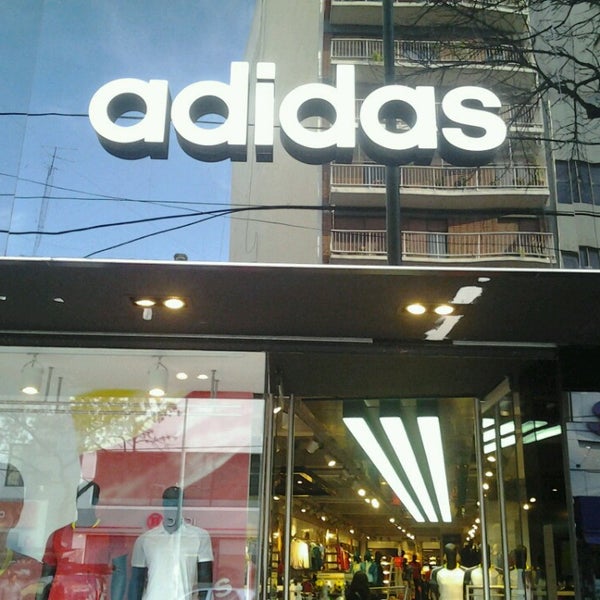 Recomendación práctico Con qué frecuencia adidas - Caballito, Buenos Aires C.F.