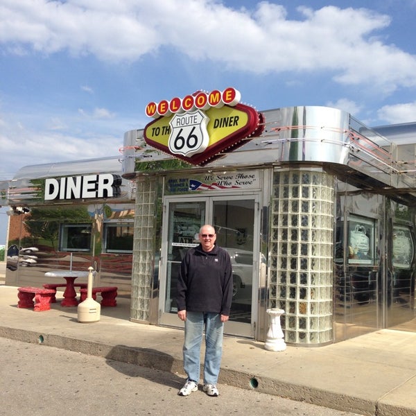 4/24/2014 tarihinde Timothy B.ziyaretçi tarafından Route 66 Diner'de çekilen fotoğraf