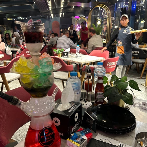 Снимок сделан в Princess Cafe &amp; Restaurant- Point 6 пользователем 卂乙|乙 ♌️ 11/3/2022