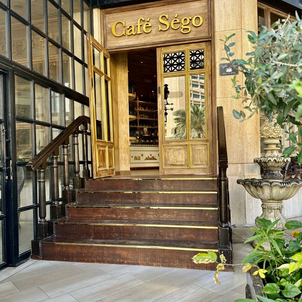 Foto diambil di Café Ségo oleh ÒPERLE  ♡ . pada 2/24/2024