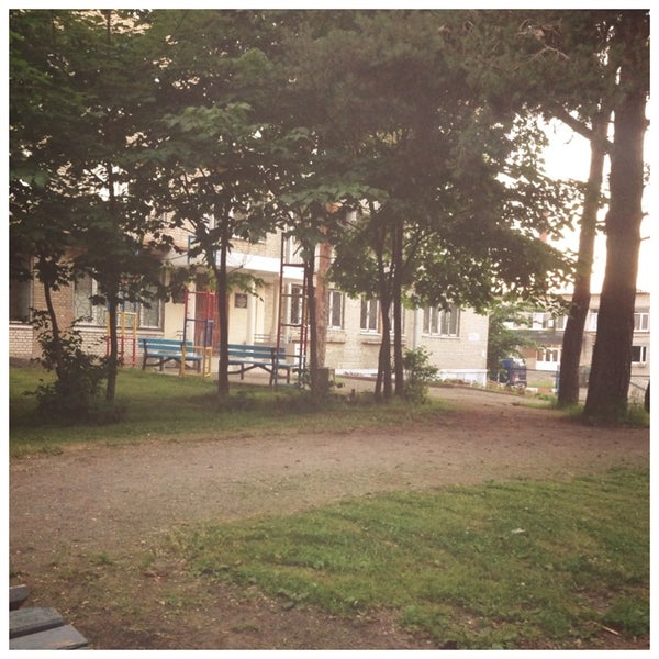 Набережная реки сестры 12. Сестрорецк, наб. Речной 51. Набережная реки сестры 7 сестрорецк. Дача лихачева сестрорецк.