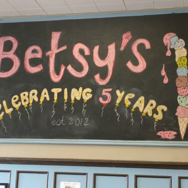 5/6/2017にEmberがBetsy&#39;s Ice Creamで撮った写真