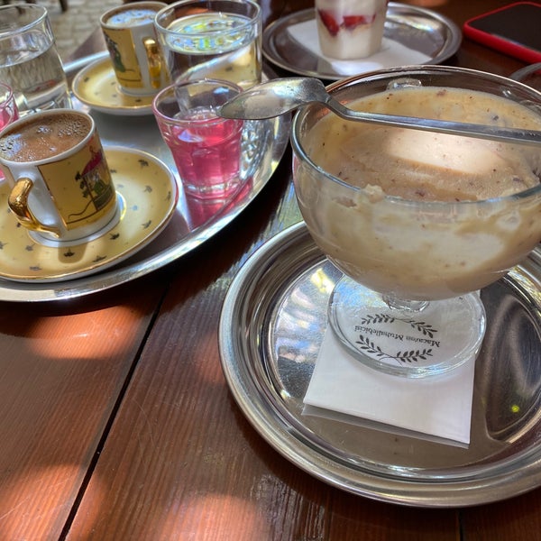 Photo taken at Macaron Çikolata &amp; Kahve by Murat🎭 Ö. on 7/11/2020