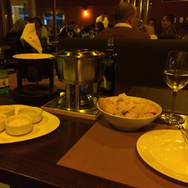 Das Foto wurde bei Moinho Restaurante von Marcella G. am 6/12/2014 aufgenommen