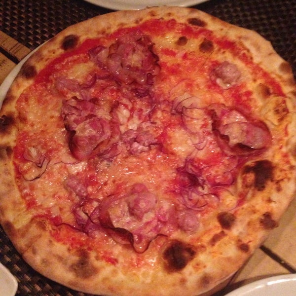 1/9/2014 tarihinde Lybasha L.ziyaretçi tarafından Hardimitzn Restaurant&amp;Steakhouse. Pizzeria'de çekilen fotoğraf