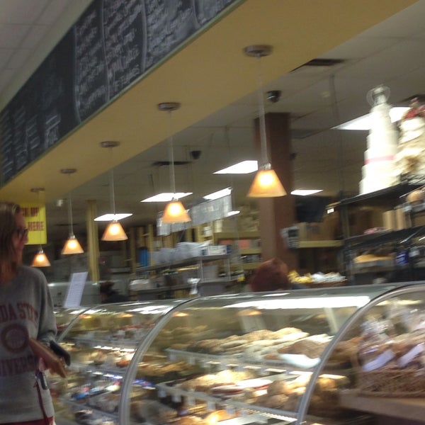 6/2/2015にConnie B.がFrida&#39;s Cafe &amp; Bakeryで撮った写真