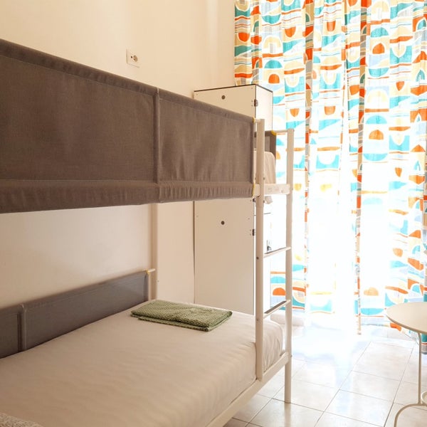 My 2 nights stay was very pleasant. Close to the train station and also to some tasty pizzerias in town. The room was nice and clean, the bathroom too. The staff Valeria, Alfred and Stefo are friendly