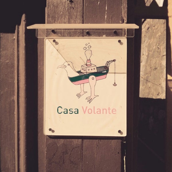 Photo taken at Casa Volante Hostal by Uriá F. on 10/7/2013
