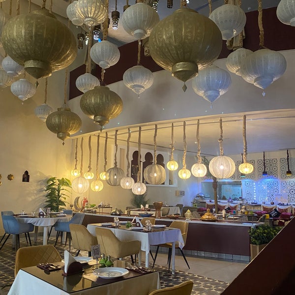 Foto tomada en Tanjiah Restaurant  por R el 10/13/2023