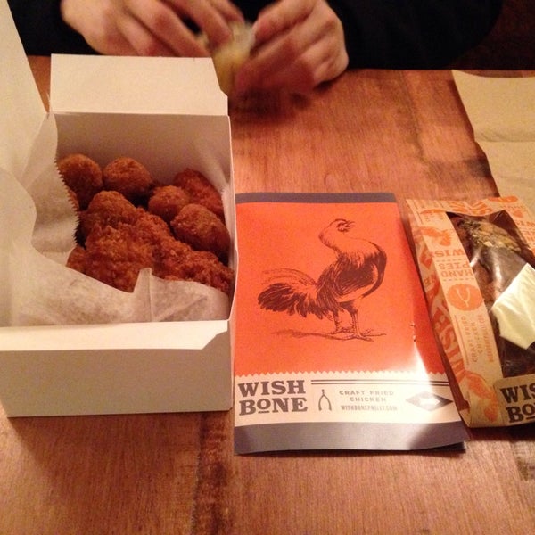 Foto tomada en Wishbone Craft Fried Chicken  por Kurt M. el 2/25/2014