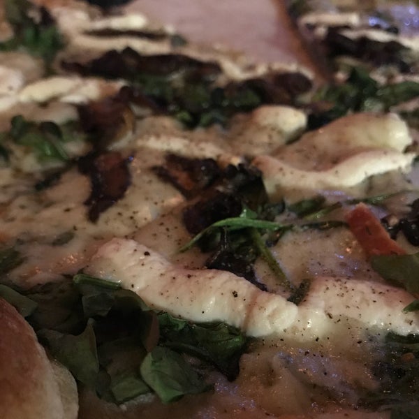 Photos at Flying Squirrel Pizza Co. Roosevelt 11 tips from 478 visitors