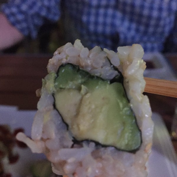 Foto diambil di Blue Sushi Sake Grill oleh Angela B. pada 4/8/2017