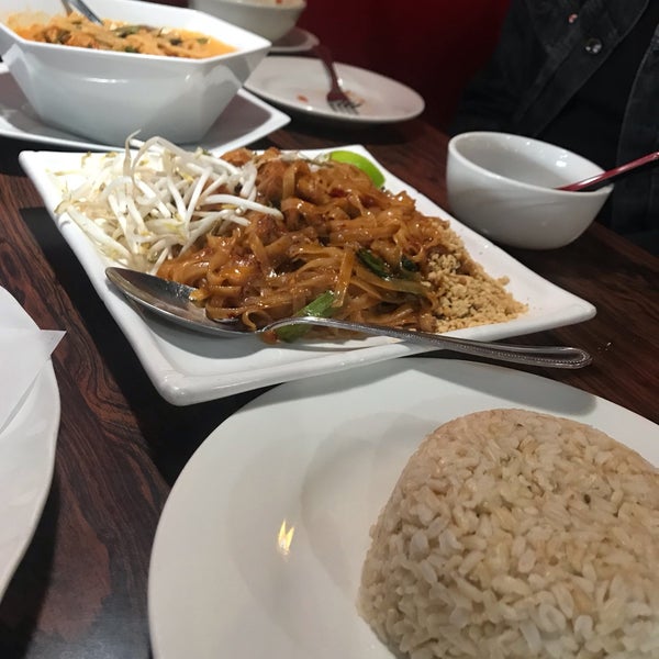 12/16/2018에 Angela B.님이 Sikhay Thai Lao Restaurant &amp; Boba Tea에서 찍은 사진