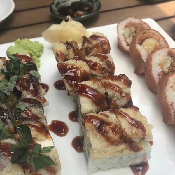 Foto diambil di Blue Sushi Sake Grill oleh Angela B. pada 5/13/2018
