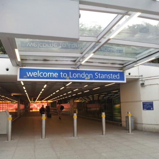 7/28/2012 tarihinde Carla F.ziyaretçi tarafından London Stansted Airport (STN)'de çekilen fotoğraf