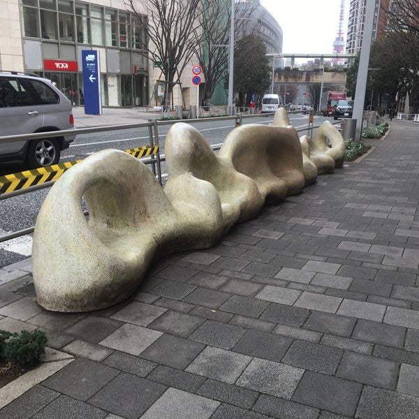 この大きな石は何処から転がってきたのだろう この川の水はどこまで流れていくのだろう 僕はこれから何処へいくのだろう 1 Dica