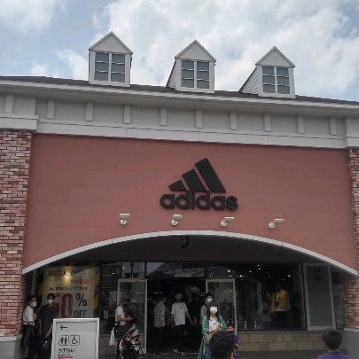 アディダスファクトリーアウトレット スポーツ用品店