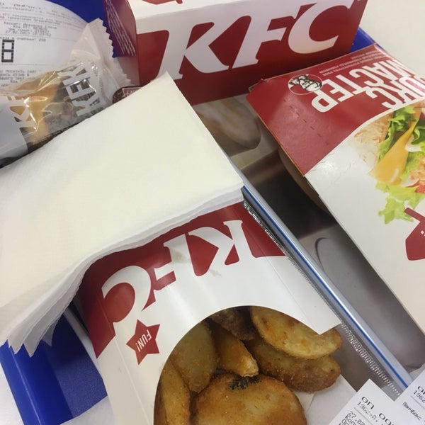 รูปภาพถ่ายที่ KFC โดย Ksenia A. เมื่อ 2/27/2019