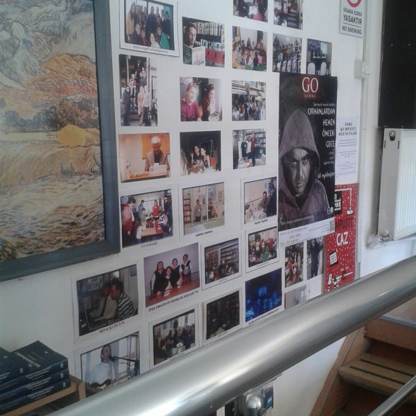 11/12/2014 tarihinde Kubilay M.ziyaretçi tarafından Adımlar Kitap &amp; Kafe'de çekilen fotoğraf
