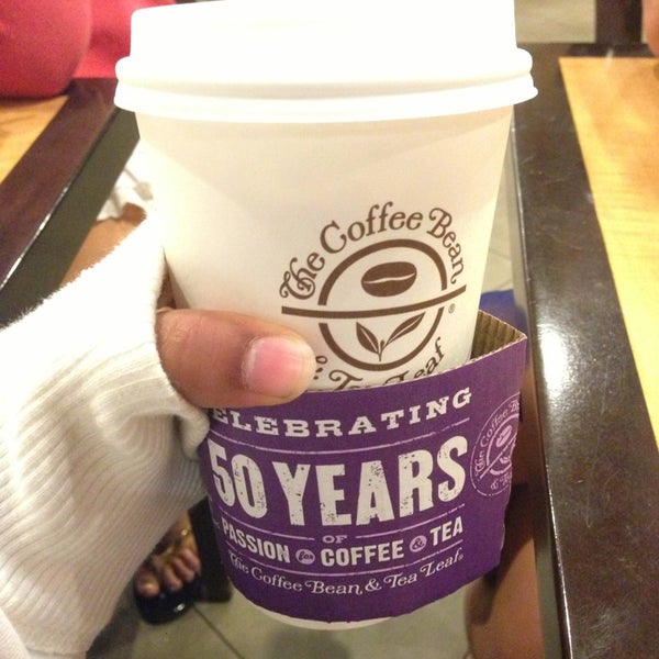 Photo taken at The Coffee Bean &amp; Tea Leaf by Lama S. on 7/1/2013