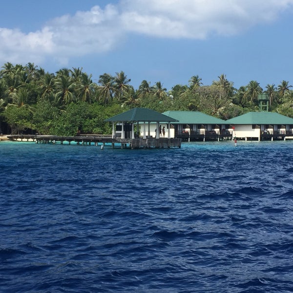 Embudu Village Resort риф