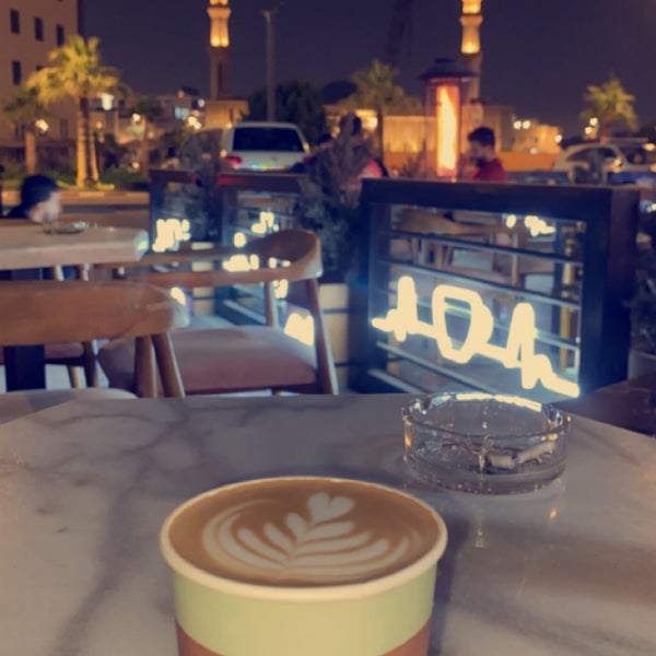 Foto tomada en Above Coffee Bar  por Faisal el 11/21/2022