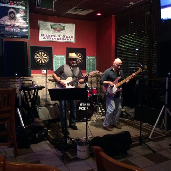 Photo taken at The Coral Springs Tap House by Jade M. on 5/24/2014