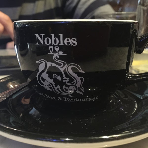 Снимок сделан в Nobles Cafe bar &amp; Restaurant пользователем Mik C. 5/28/2016