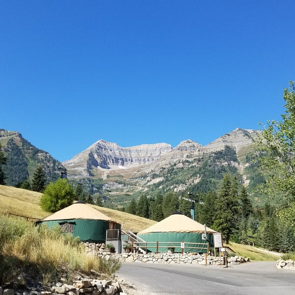 Foto tirada no(a) Sundance Mountain Resort por Young L. em 8/29/2018