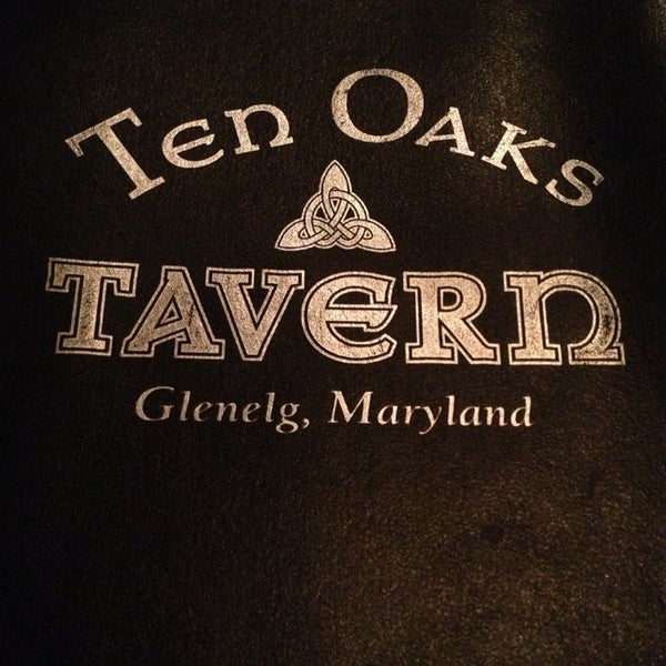 Foto tirada no(a) Ten Oaks Tavern por Gracie C. em 6/28/2013