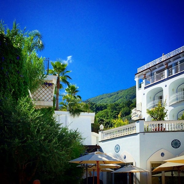 Das Foto wurde bei Terme Manzi Hotel And Spa Ischia von Michael S. am 8/16/2014 aufgenommen