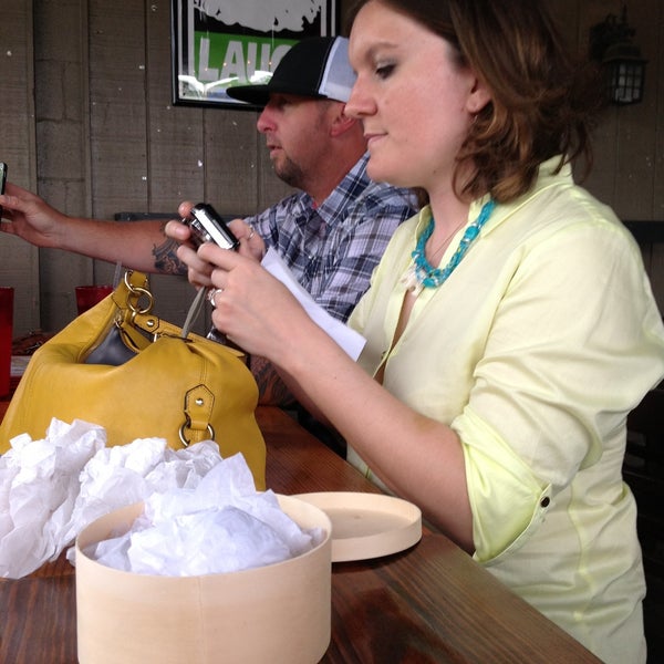 Photo prise au d.d. Peckers&#39; Wing Shack par James M. le4/28/2013