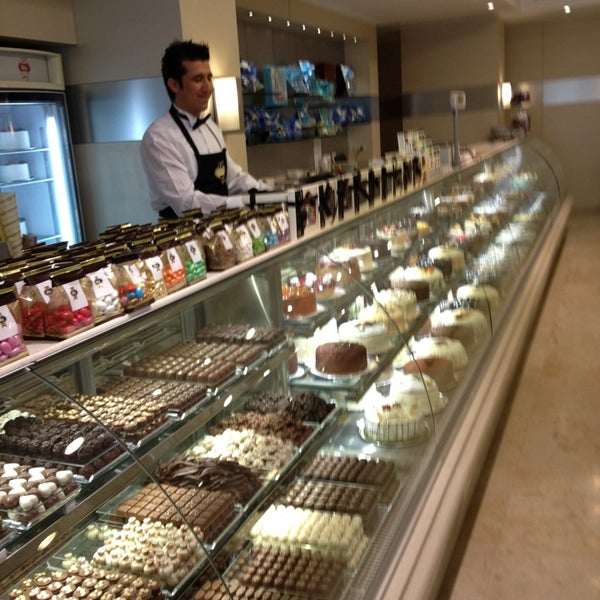 Pelit Pastanesi Caddebostan�da Tatlıcı