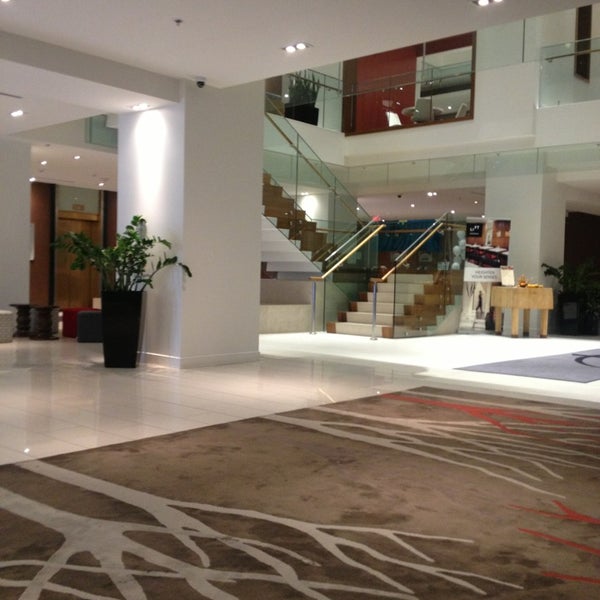 Foto diambil di Delta Hotels by Marriott Ottawa City Centre oleh Kemal T. pada 10/18/2013
