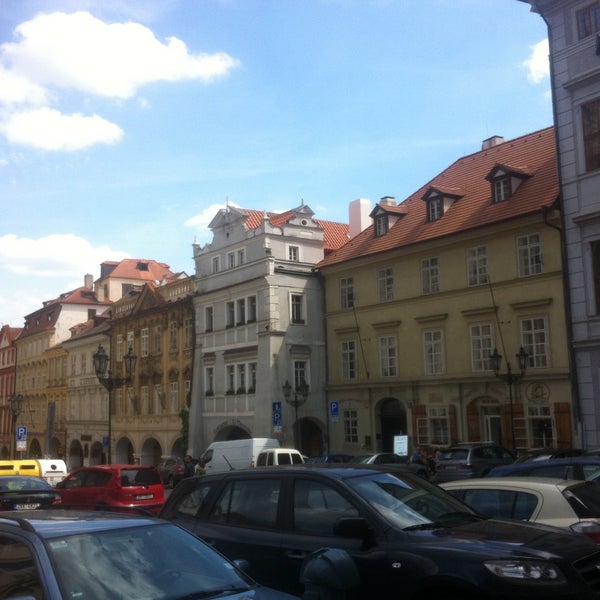 Photo prise au Little Town Budget Hotel Prague par LITTLE TOWN HOTEL le5/23/2015