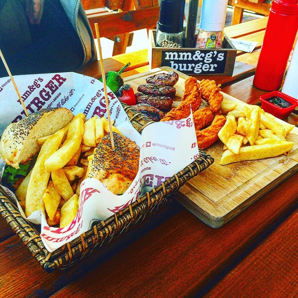 10/16/2015에 Burak A.님이 Mm&amp;G&#39;s Burger에서 찍은 사진