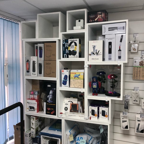 1 магистральная улица 18. Мэд робот. Подборка с madrobots. Madrobots logo. Madrobots.